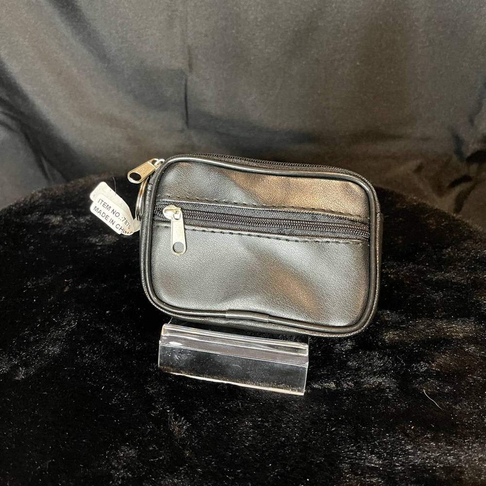Change Purse Belt Bag with key ring - NWT - black
